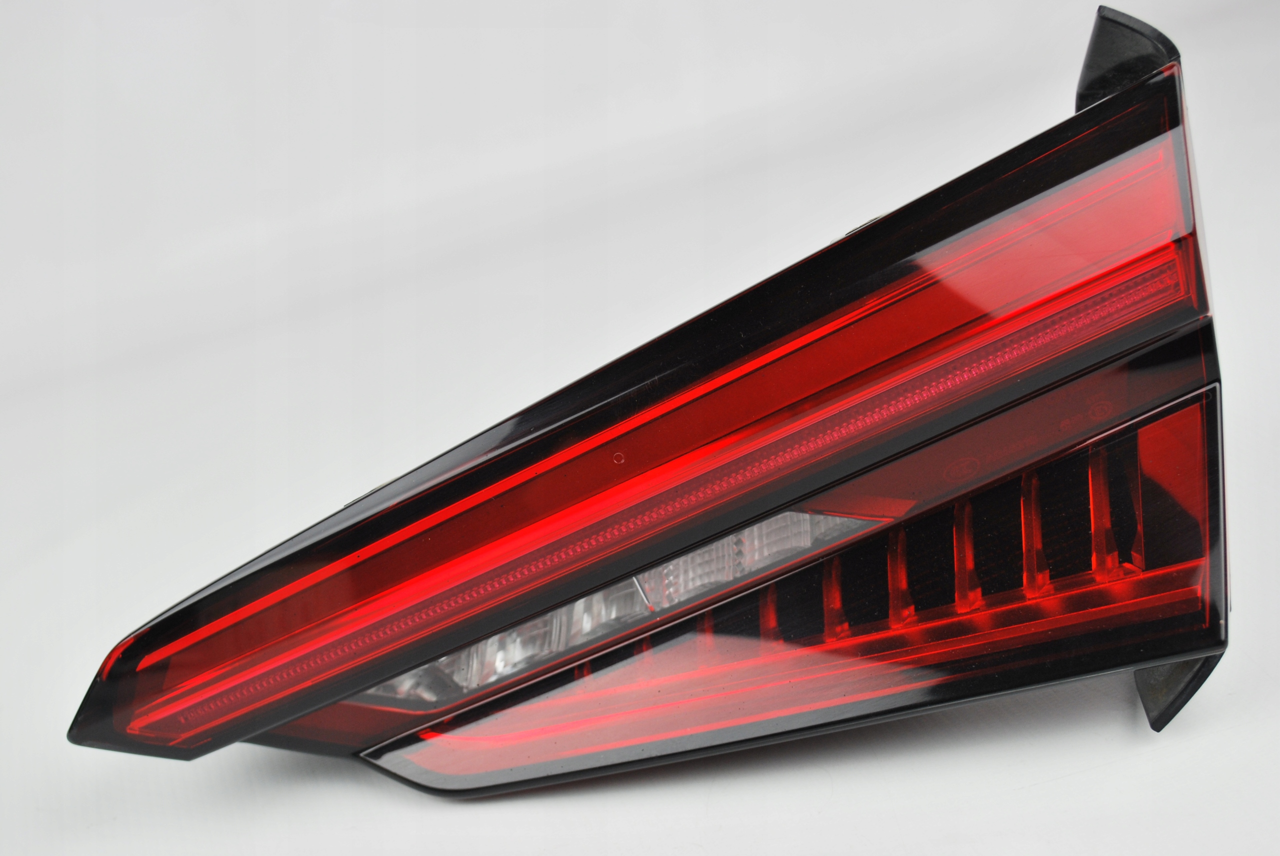 СТОП ВЪТРЕШЕН LED (DYNAMIC) (ULO) ДЕСЕН