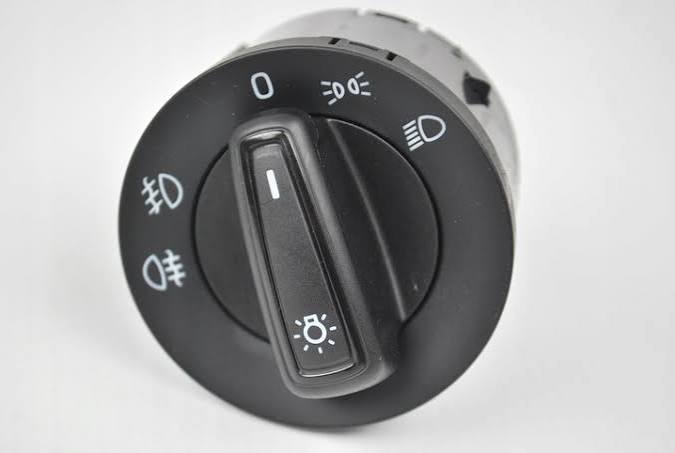 КЛЮЧ ЗА СВЕТЛИНИ ЗА МОДЕЛ С ХАЛОГЕНИ (10pin)